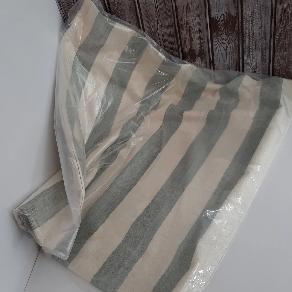 **West Elm Heather Taylor Home 24